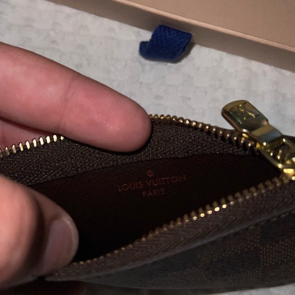 Authentic Louis Vuitton key pouch - Picture 4 of 4